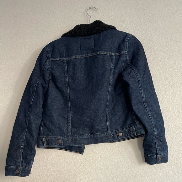 LEVI’S Sherpa Trucker Jacket in Evening Dark Wash | Size XS - Picture 5 of 5